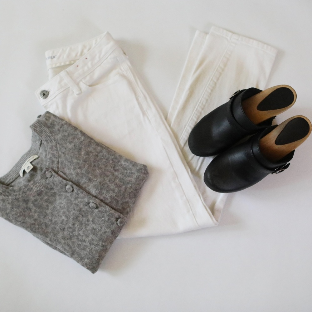 White Banana Republic Jeans and Sweater Bundle